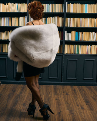 Saga White Fox Fur Wrap – Luxury Fur Shawl with Optional Tails