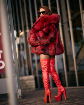Red Dyed Silver Fox Fur Short Coat – Grunge Style Jacket with Oversized Collar