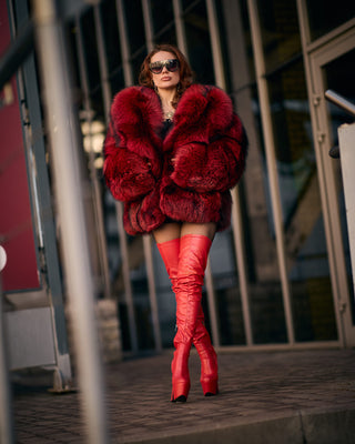 Red Dyed Silver Fox Fur Short Coat – Grunge Style Jacket with Oversized Collar