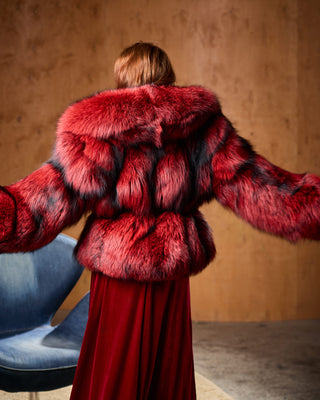 Red Dyed Silver Fox Fur Short Coat – Grunge Style Jacket with Oversized Collar