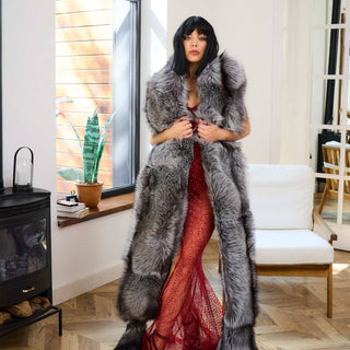 Extra-Long Local Farmed Silver Fox Fur Wrap – 4.5 m Statement Fur Wrap