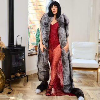 Extra-Long Local Farmed Silver Fox Fur Wrap – 4.5 m Statement Fur Wrap
