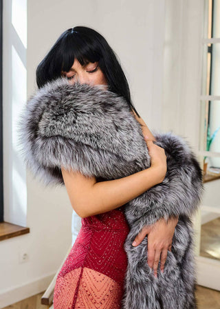 Extra-Long Local Farmed Silver Fox Fur Wrap – 4.5 m Statement Fur Wrap