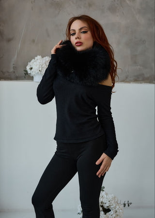 Saga Blue Fox Elegant Neck Muff