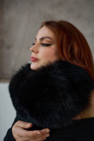 Saga Blue Fox Elegant Neck Muff