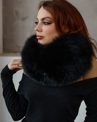 Saga Blue Fox Elegant Neck Muff