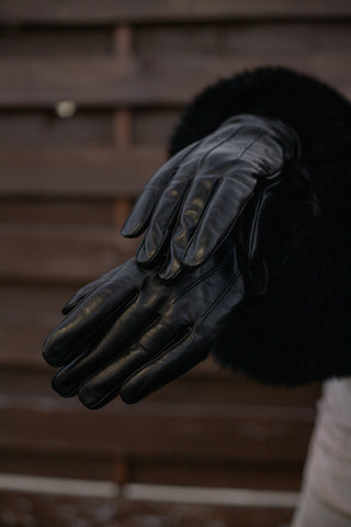 Short Leather Gloves with Detachable Fox Fur Cuffs
