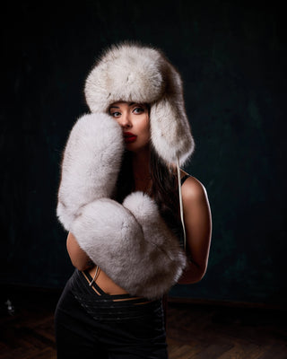 Saga Blue Fox Huge Gloves 'Fur Massage'