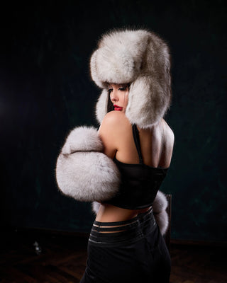 Saga Blue Fox Huge Gloves 'Fur Massage'