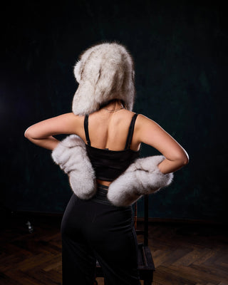 Saga Blue Fox Huge Gloves 'Fur Massage'