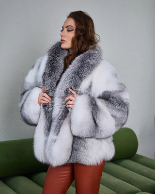 Shadow Bluefrost Fox Coat 'Hold Me Tight'