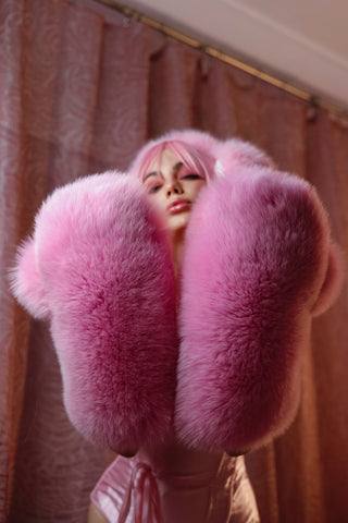 Saga Blue Fox Huge Gloves 'Fur Massage' – Oversized Fur Fetish Gloves