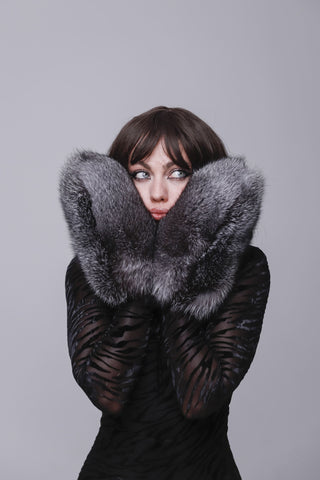 Silver Fox Fur Gloves – Luxury Oversized Outdoor Fur Gloves