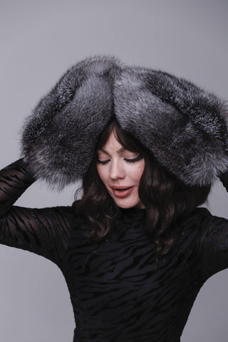 Silver Fox Fur Gloves – Luxury Oversized Outdoor Fur Gloves
