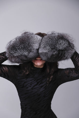 Silver Fox Fur Gloves – Luxury Oversized Outdoor Fur Gloves