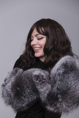 Silver Fox Fur Gloves – Luxury Oversized Outdoor Fur Gloves