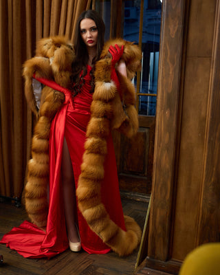 Royal Velvet Cape with Red Fox Fur Trim – Floor-Length Luxury Cloak