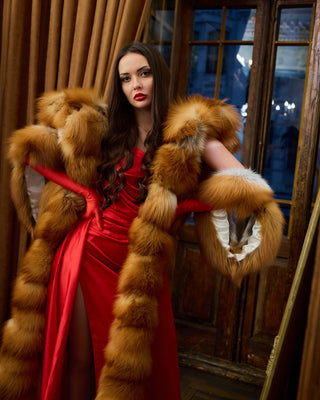 Royal Velvet Cape with Red Fox Fur Trim – Floor-Length Luxury Cloak