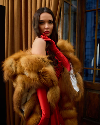 Royal Velvet Cape with Red Fox Fur Trim – Floor-Length Luxury Cloak