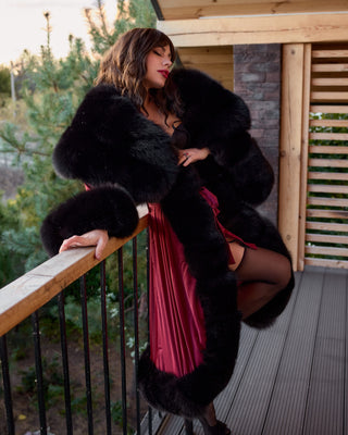 Double-Wide Fur Trim Robe 'Pure Pleasure'