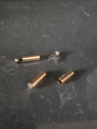 Drawstring aglet
